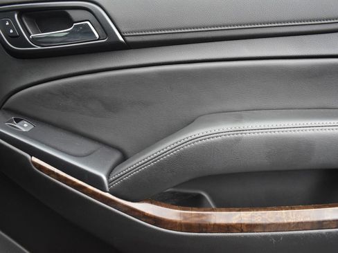 Used 2020 Chevrolet Suburban LT image 36