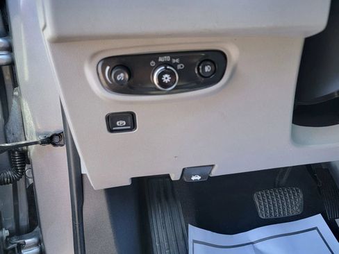 Used 2021 GMC Terrain SLT FWD image 23