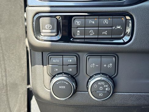 New 2026 GMC Yukon AT4 w/ AT4 Premium Package AWD/4WD image 16
