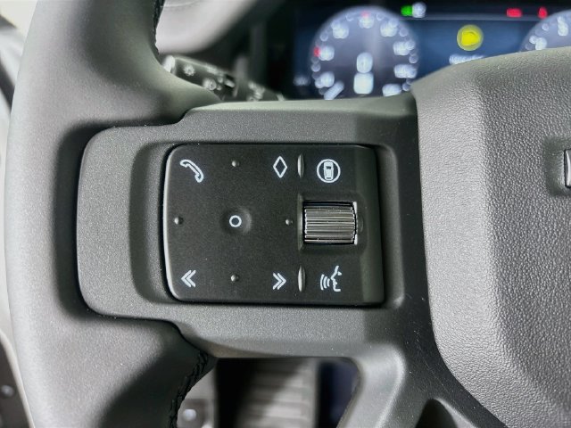 New 2026 Land Rover Defender 110 X-Dynamic SE AWD/4WD image 10