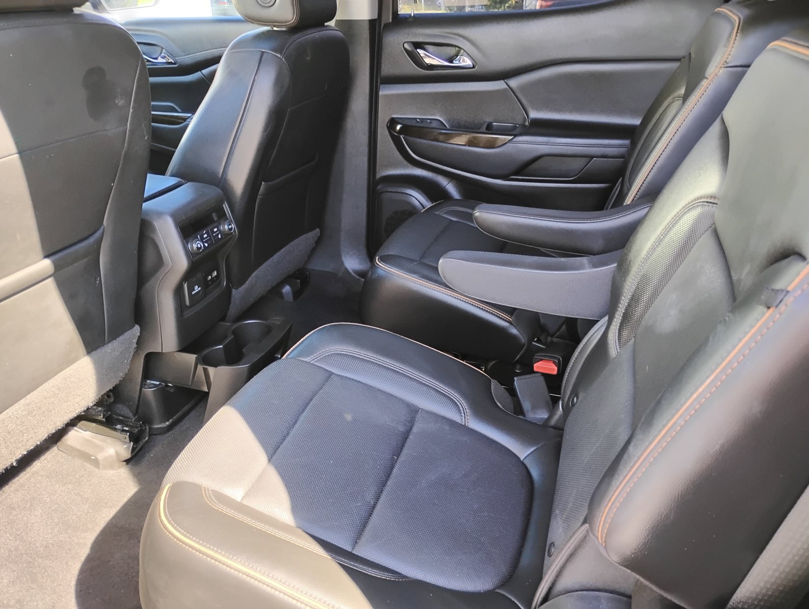 Used 2021 GMC Acadia AT4 w/ Technology Package AWD/4WD image 24