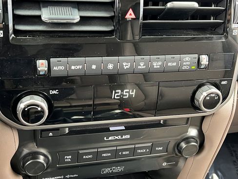 Used 2022 Lexus GX 460 Premium w/ Premium Plus Package image 22