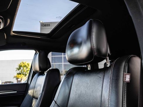 Used 2015 Jeep Grand Cherokee Limited w/ Trailer Tow Group IV image 19