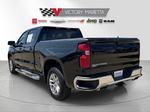 Used 2024 Chevrolet Silverado 1500 LT w/ Z71 Off-Road Package AWD/4WD image 3