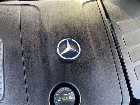 Used 2025 Mercedes-Benz GLC 300 4MATIC image 29