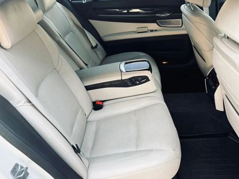 Used 2013 BMW 750Li image 17