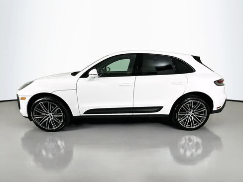 Certified 2026 Porsche Macan AWD/4WD image 2