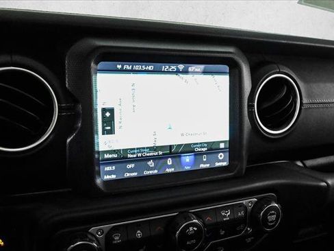 Used 2020 Jeep Wrangler Unlimited Sahara image 13