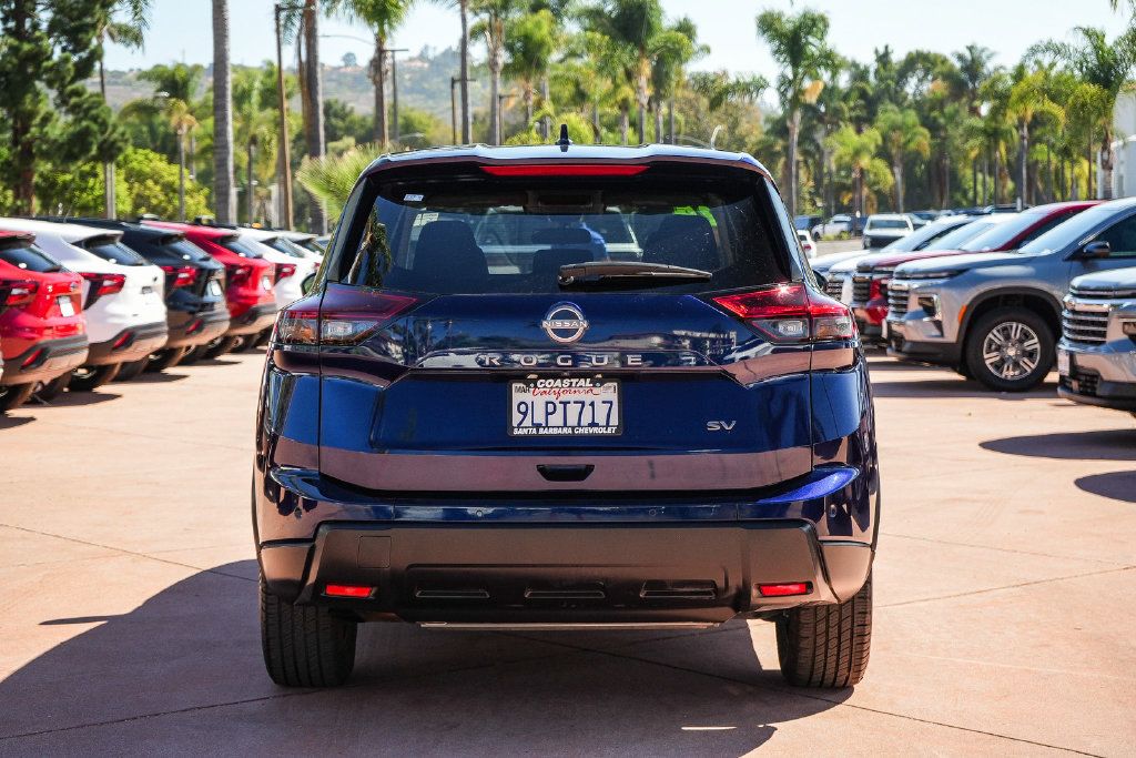 Used 2024 Nissan Rogue SV FWD image 5