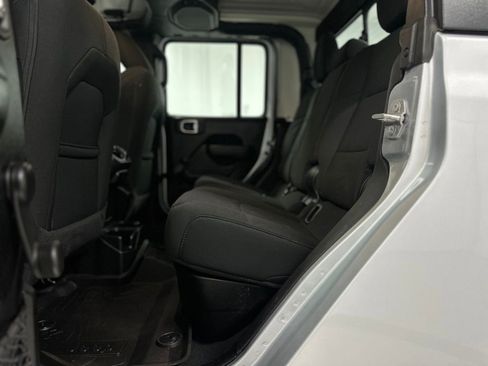 Used 2023 Jeep Gladiator Sport image 19