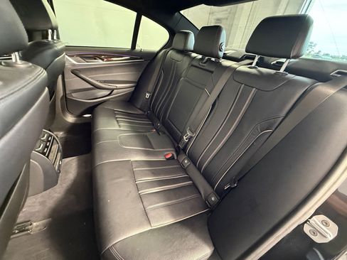 Used 2018 BMW 530i RWD image 14