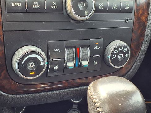 Used 2013 Chevrolet Impala LTZ FWD image 12