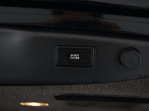 Used 2014 Bentley Flying Spur W12 AWD/4WD image 32