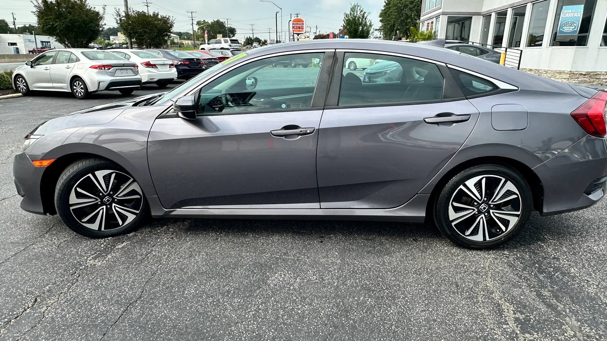 Used 2017 Honda Civic EX-T image 8