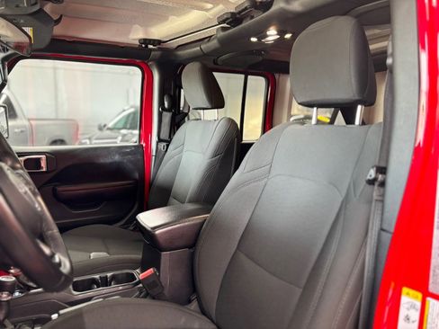 Used 2019 Jeep Wrangler Unlimited Sport S AWD/4WD image 8