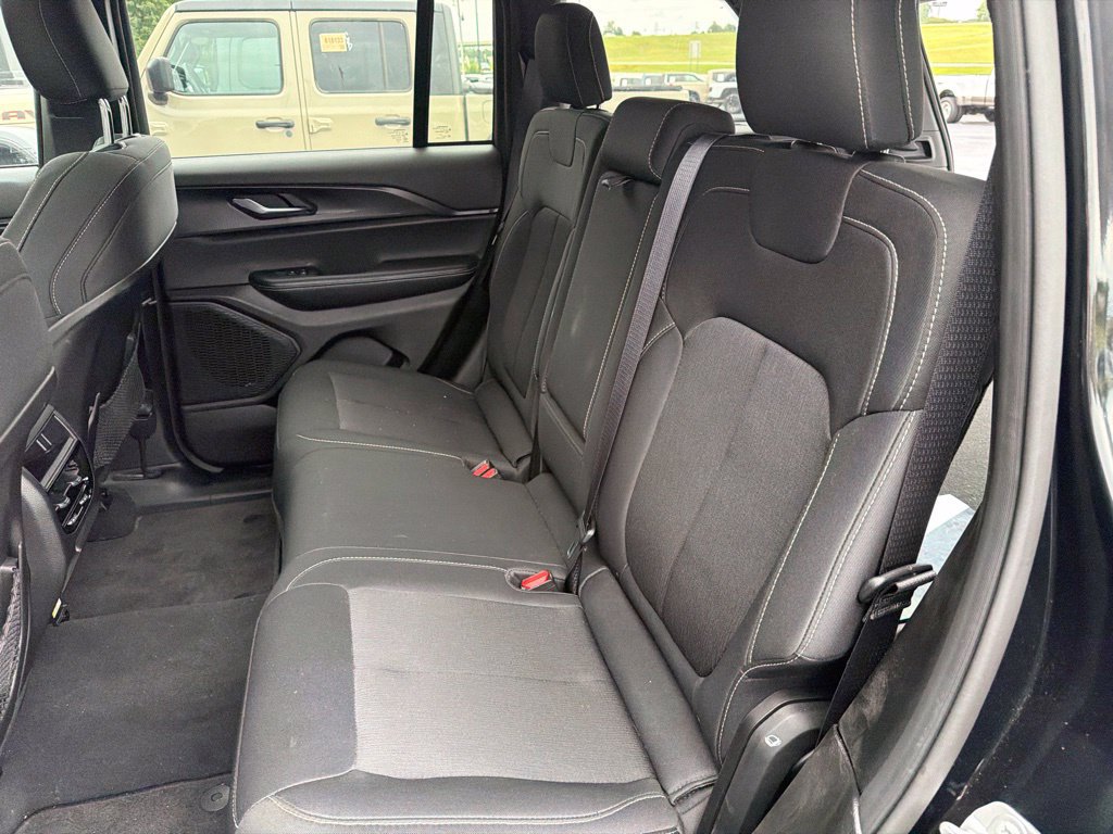 Certified 2025 Jeep Grand Cherokee Laredo X w/ Luxury Tech Group I RWD image 11
