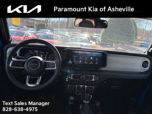 Used 2024 Jeep Wrangler Sahara image 7