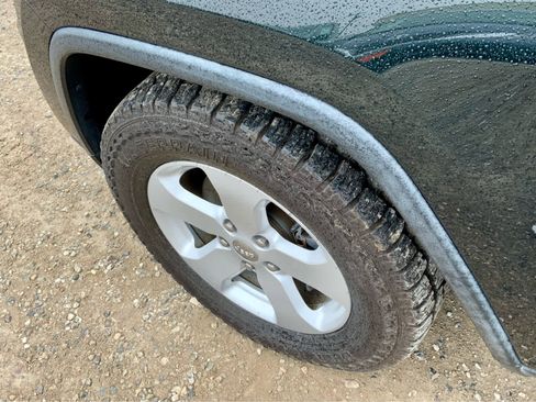 Used 2012 Jeep Grand Cherokee Laredo image 16