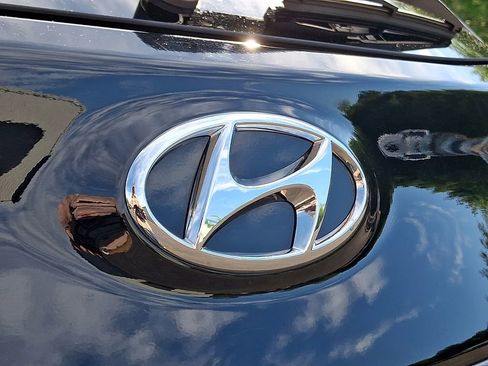 Used 2023 Hyundai Kona Limited FWD image 30