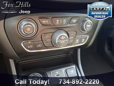 Certified 2023 Jeep Cherokee Altitude Lux image 22