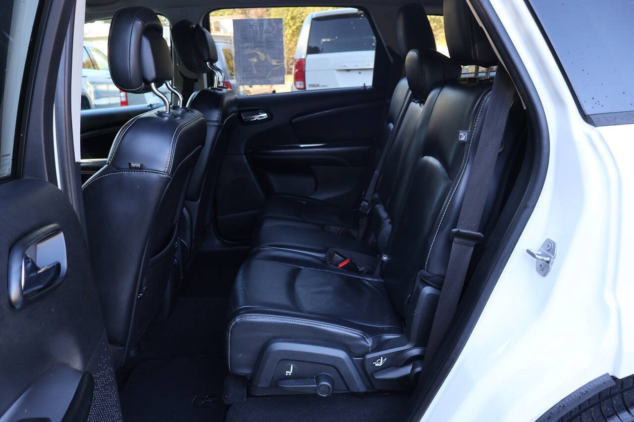 Used 2016 Dodge Journey Crossroad w/ Rear Seat Video Group I FWD image 16