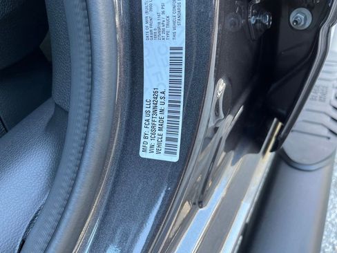 New 2022 RAM 1500 Big Horn image 38