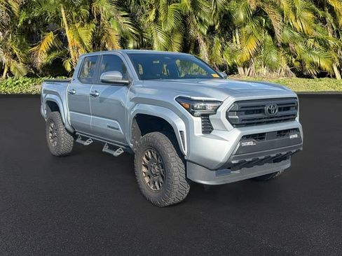 Used 2024 Toyota Tacoma SR5 AWD/4WD image 2