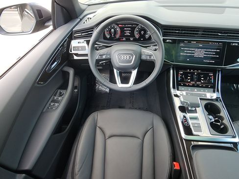 New 2025 Audi Q8 Premium image 22