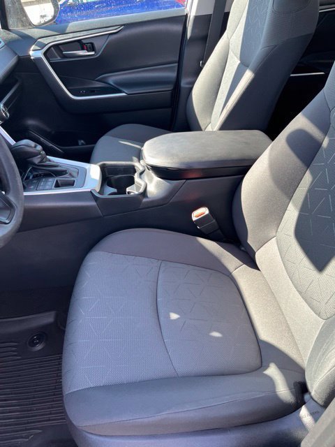 Used 2021 Toyota RAV4 XLE AWD/4WD image 15