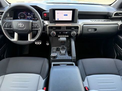 Used 2025 Toyota Tacoma TRD Sport image 27