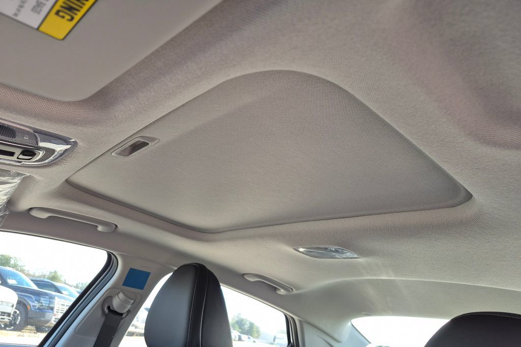 New 2026 Hyundai Elantra Limited FWD image 14