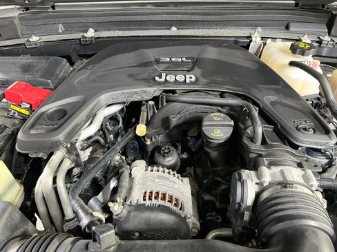 Used 2020 Jeep Gladiator Sport w/ Quick Order Package 24S AWD/4WD image 28