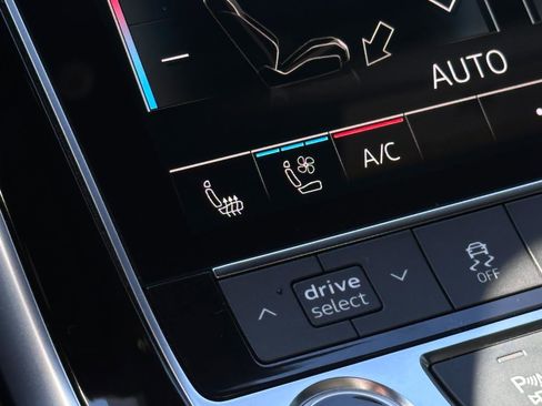 Used 2022 Audi Q8 Premium Plus AWD/4WD image 9