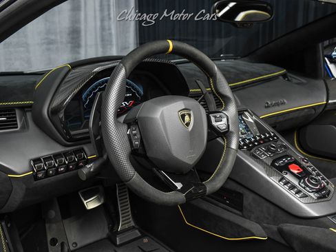 Used 2021 Lamborghini Aventador SVJ AWD/4WD image 8