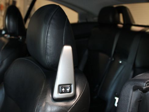 Used 2010 Lexus IS 350C w/ Luxury Pkg RWD image 24