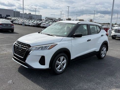 New 2025 Nissan Kicks Play S image 38