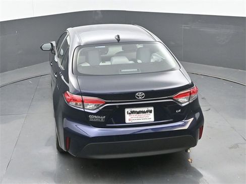 Used 2025 Toyota Corolla LE w/ Convenience Package image 15