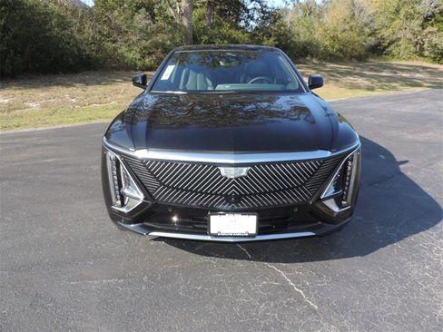 New 2026 Cadillac Lyriq Premium Luxury image 2