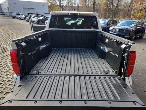 Used 2024 Toyota Tacoma TRD Off-Road image 29