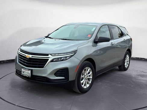 Used 2024 Chevrolet Equinox LS w/ LS Convenience Package FWD image 3