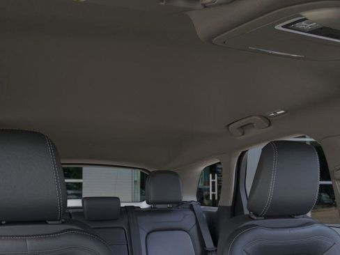 New 2026 Lincoln Corsair Premiere image 22