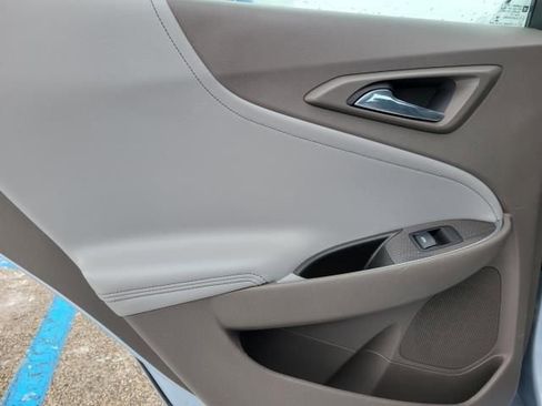 Used 2018 Chevrolet Malibu LT w/ Leather Package FWD image 7