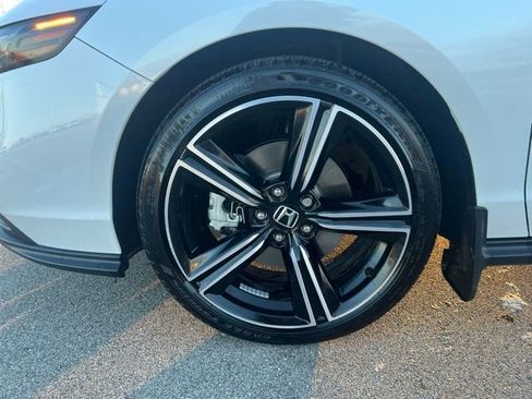 Used 2024 Honda Accord Sport image 11