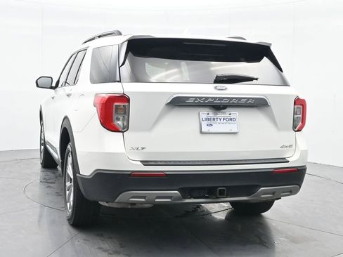 Used 2021 Ford Explorer XLT w/ Equipment Group 202A image 9