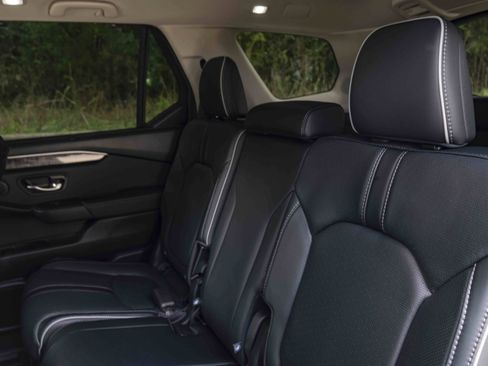 Used 2025 Honda Pilot Elite image 18