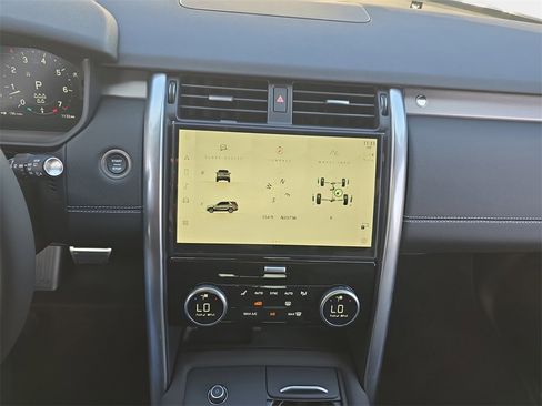 New 2026 Land Rover Discovery Limited Edition image 22