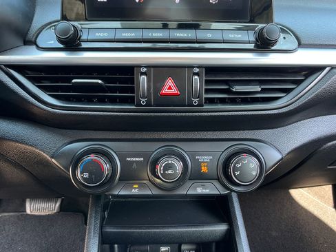 Used 2023 Kia Forte LXS FWD image 17