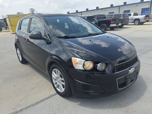Used 2015 Chevrolet Sonic LT w/ Fun and Sun Package image 5