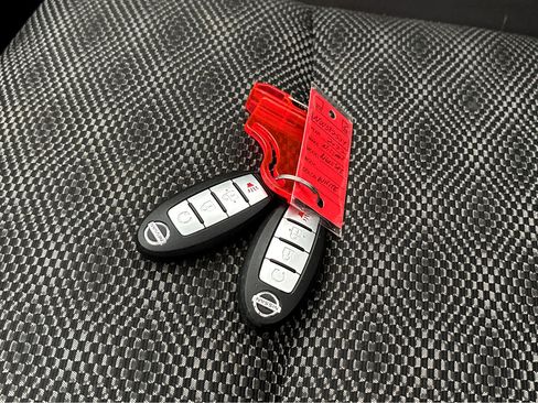 Used 2022 Nissan Rogue Sport SV image 26