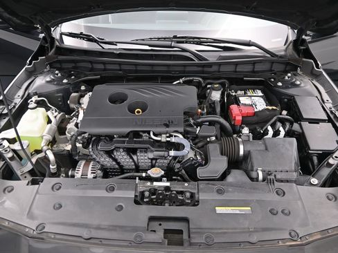 Used 2019 Nissan Altima 2.5 S FWD image 16